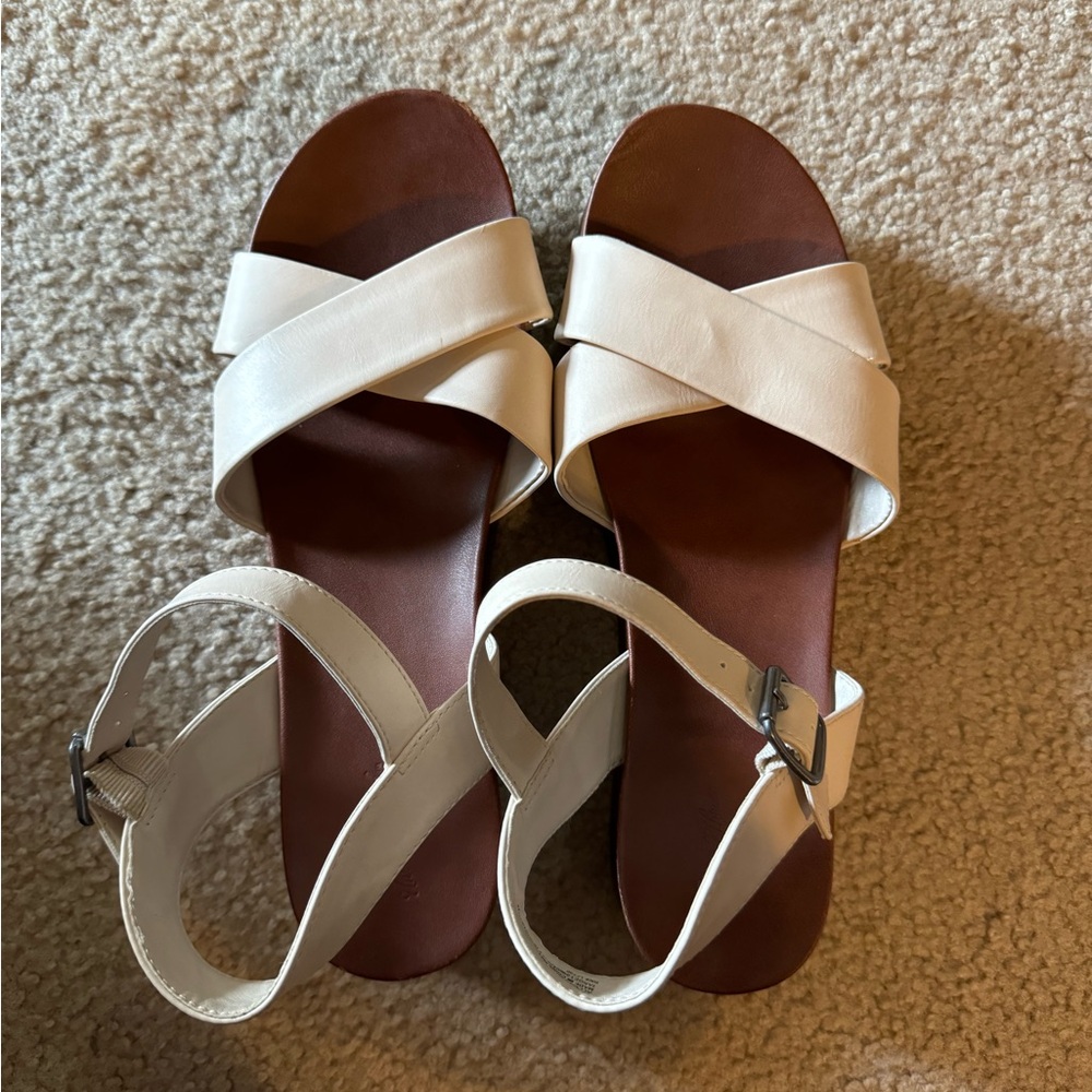 Stylish Universal Thread platform sandals